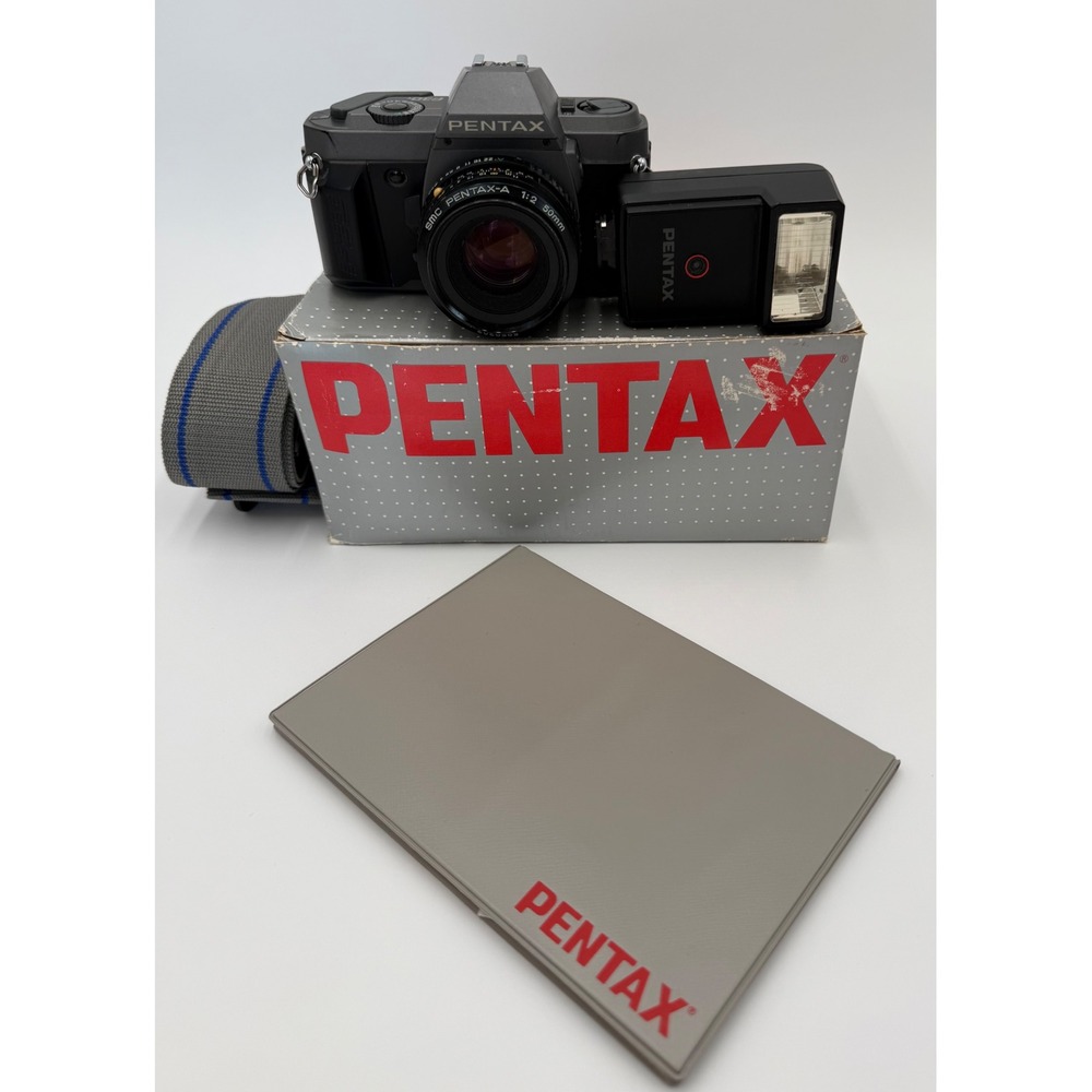 Pentax P30T 35mm SLR Film Camera SMC Pentax-A 50mm f/2 Lens AF160SA Flash Box